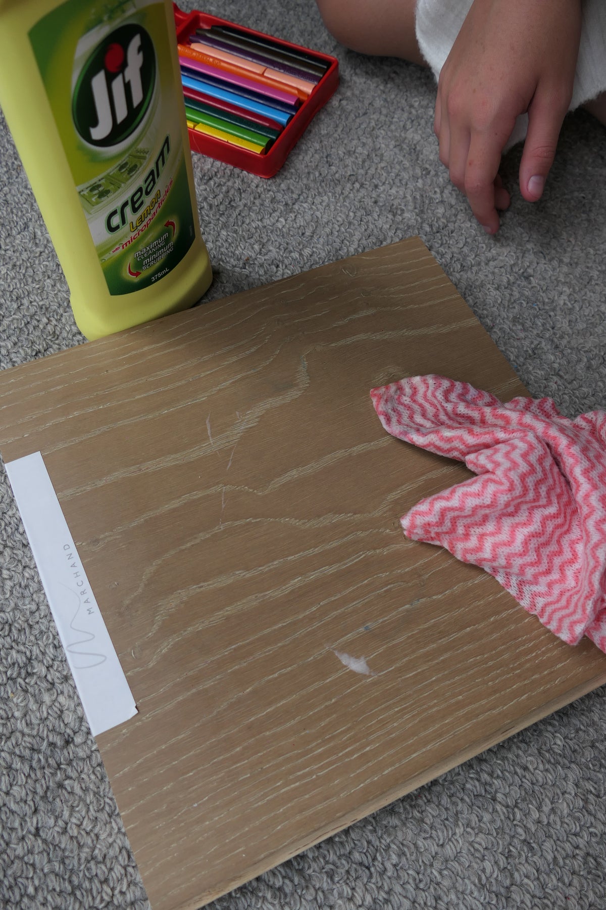 Marchand Test Lab: the La Forêt Oak board after Jif cream cleanser removed the Vivid and crayon